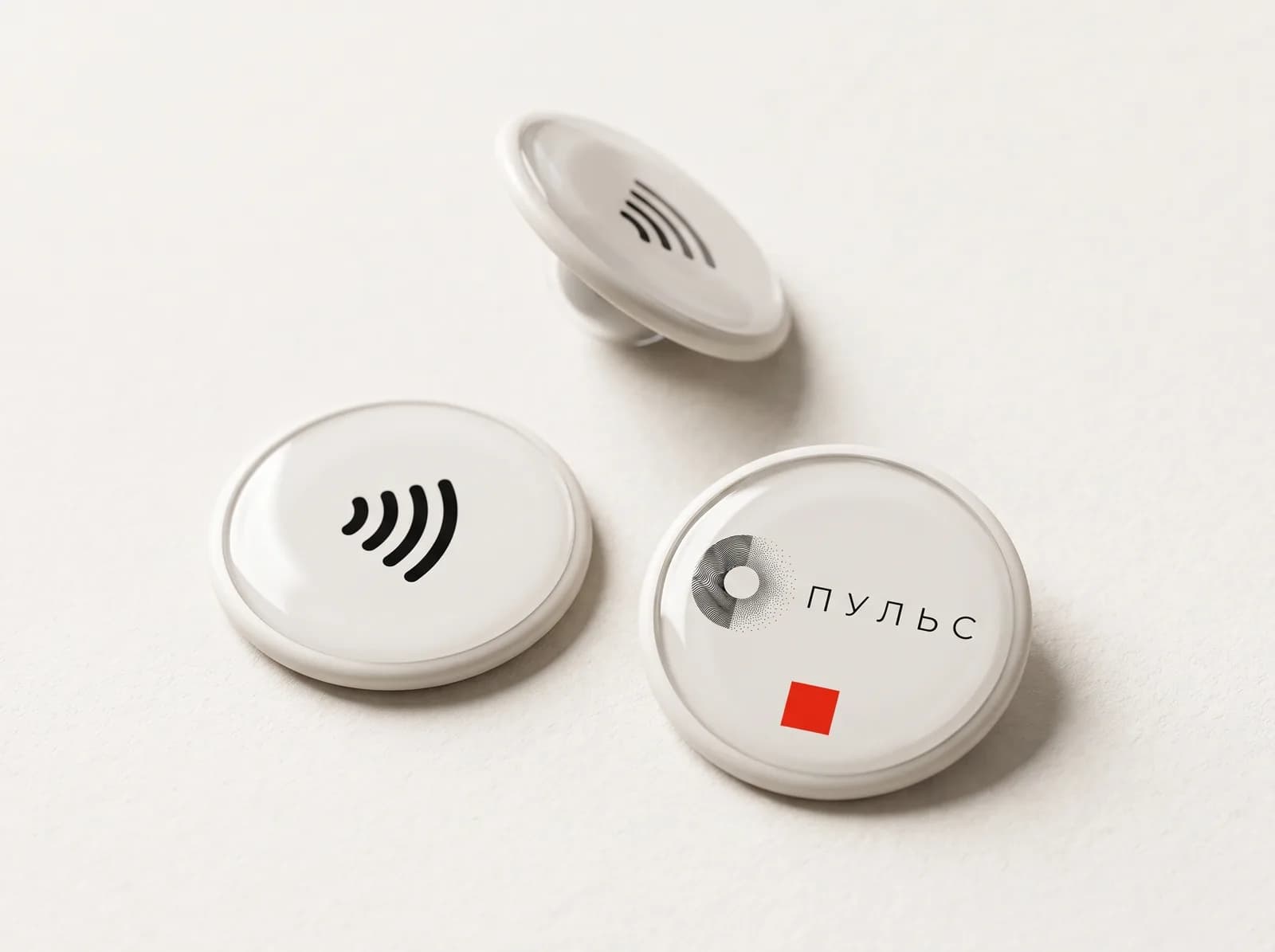 Объёмные NFC-метки под прозрачным куполом: стандартная со значком связи и со своим макетом